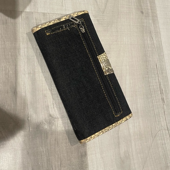 Guess Wallet - Picture 2 of 2